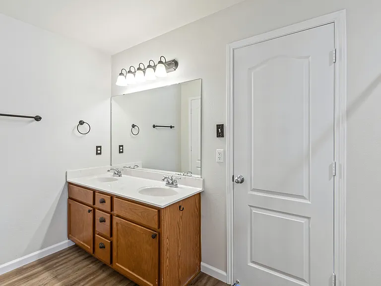 7807 Fieldstone Dr — Photo 15