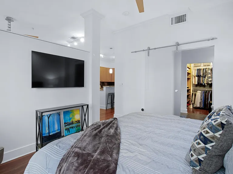 129 Walnut St #105 — Photo 8