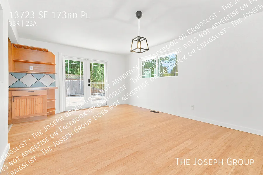 3-Bed Renton Charming Escape — Photo 3
