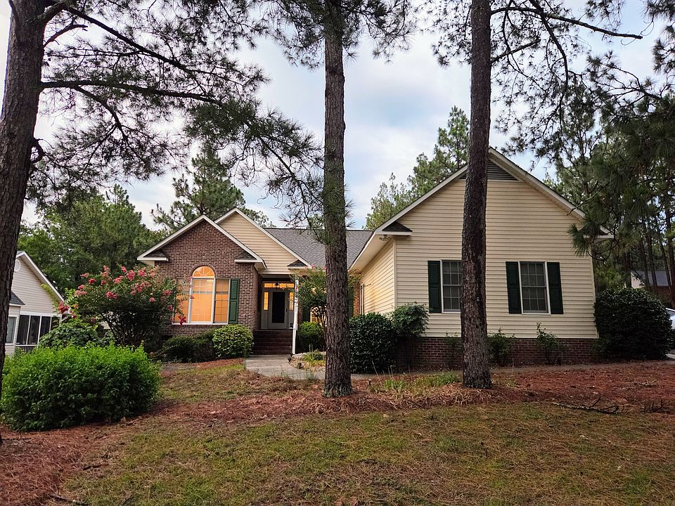 1st image of 220 Spring Lake Dr