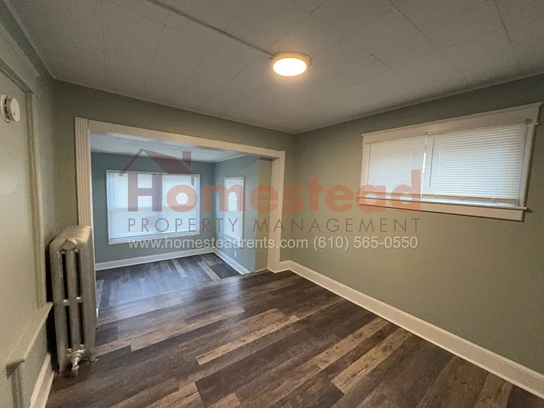 30 N Sycamore Ave — Photo 2