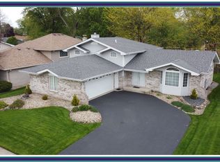 18433 Willow Ln, Lansing, IL