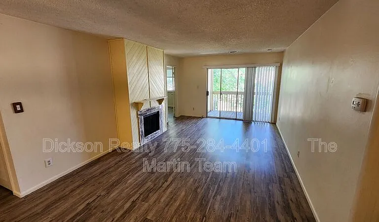 2300 Dickerson Rd #16 — Photo 2