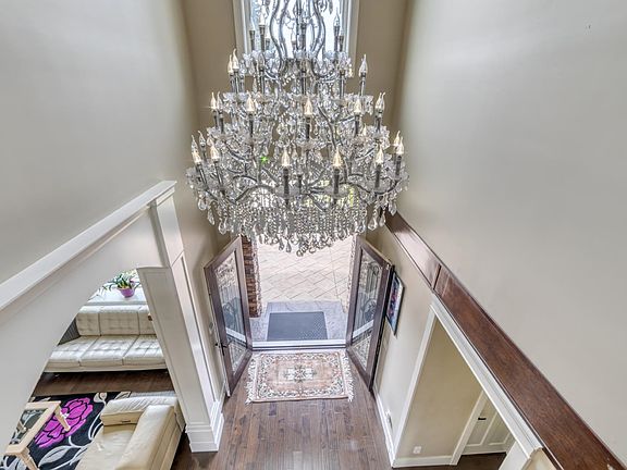 4th image of 710 Roderick Ave