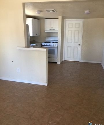 4th image of 249 E Brighton Ave
