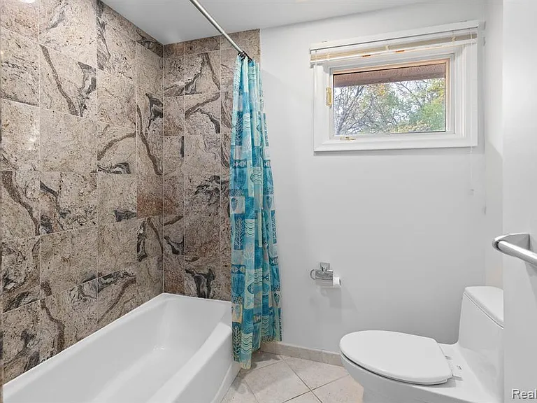 4966 Whispering Pine Ln — Photo 25