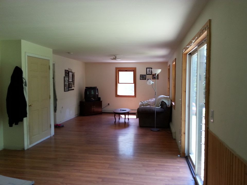2nd image of 44 Edgecomb Rd