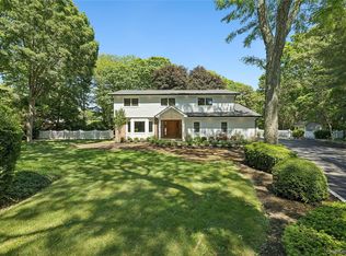 6 Washington Avenue, Dix Hills, NY 11746