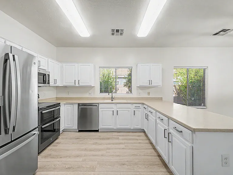 3533 E Joseph Way — Photo 16