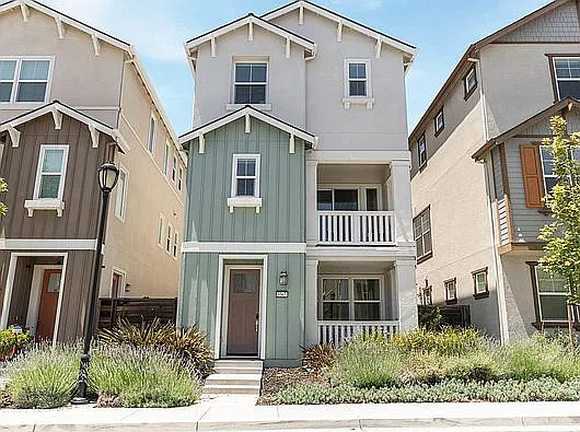 4 bed, 3.5 bath, 2112 sqft, $4,650 — Photo 4