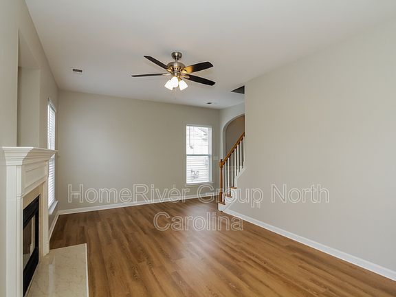 4th image of 1520 Bitter Creek Dr