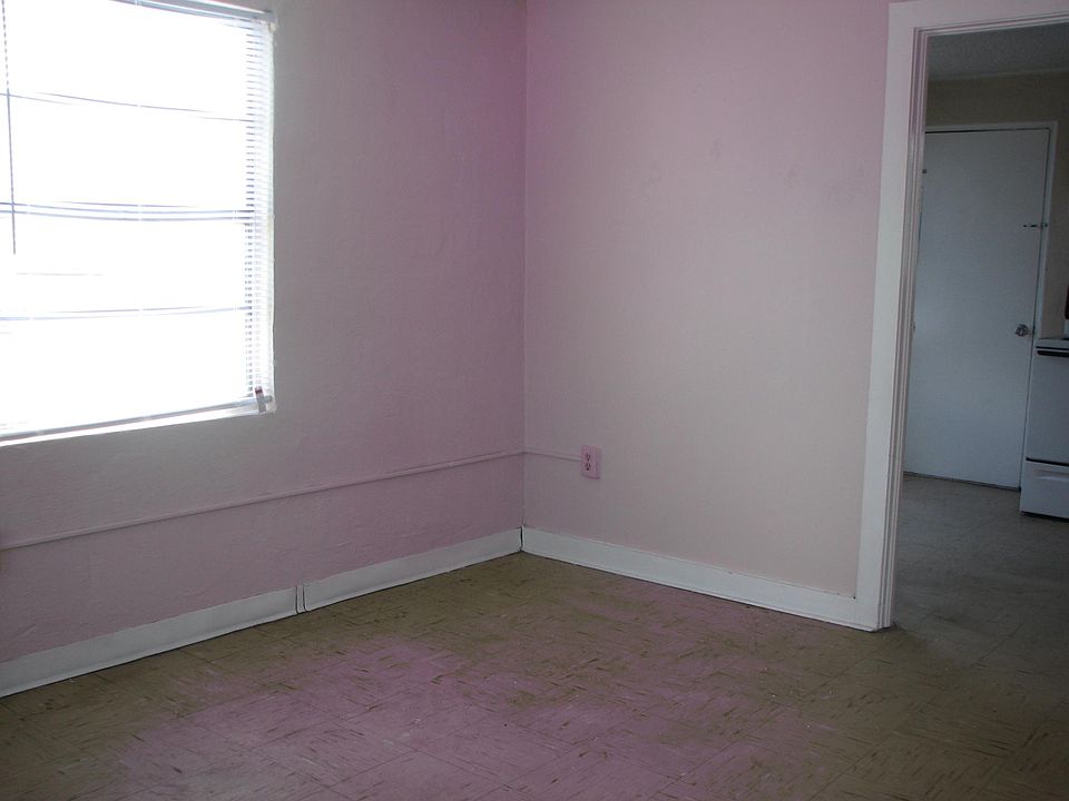 2nd image of 69 Lexington Dr APT D4