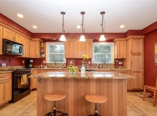 86 Hawthorne Ave, Warwick, RI 02886