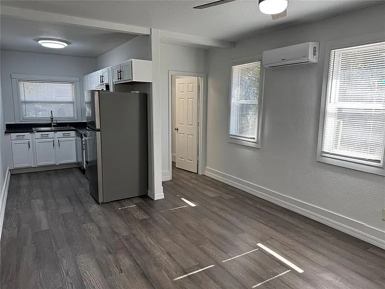 2065 N Betty Ln — Photo 18