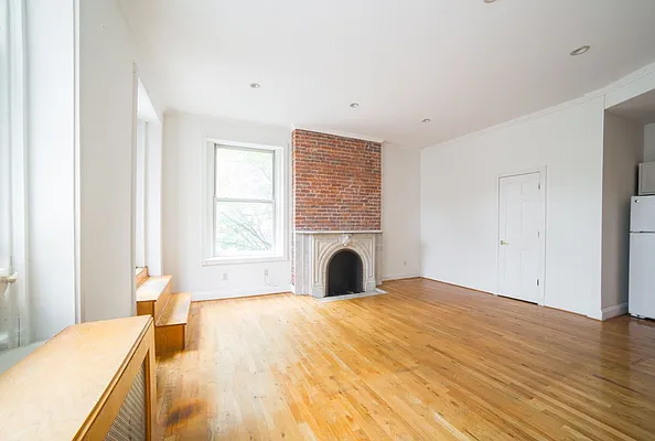 Rented by Jonathan Wachtel, LREB | media 19