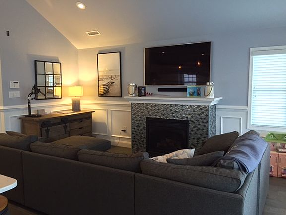 2nd image of 3822 Asbury Ave