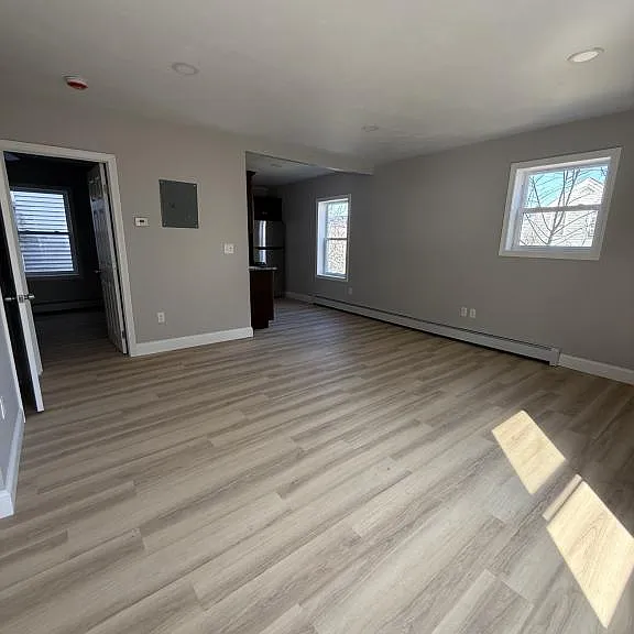 169 Grant St — Photo 2