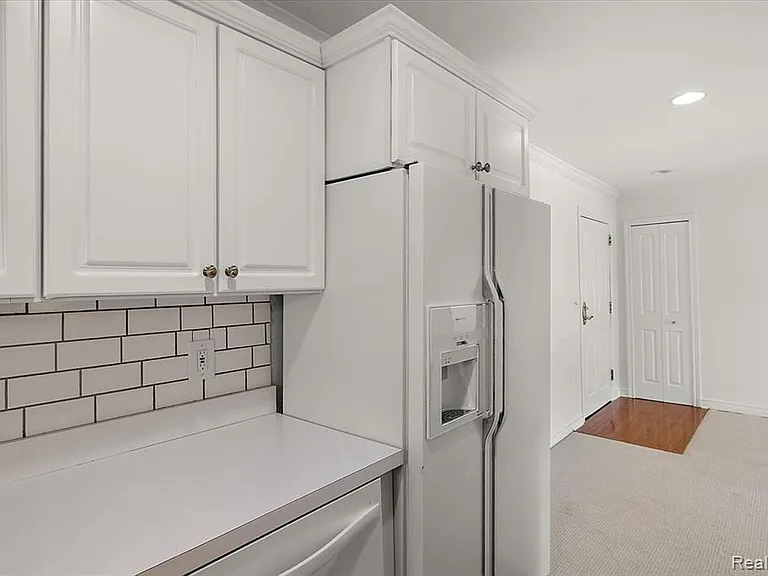 444 Chester St #420 — Photo 13