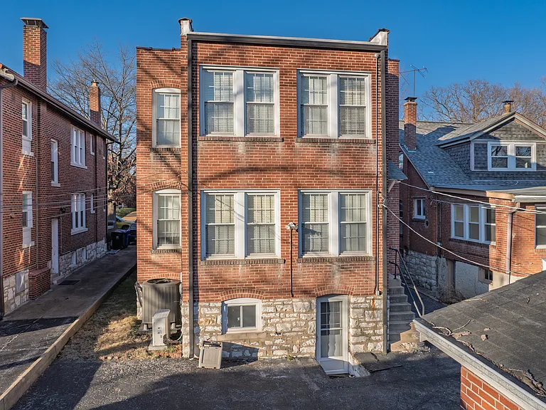 7106 Forsyth Blvd — Photo 12