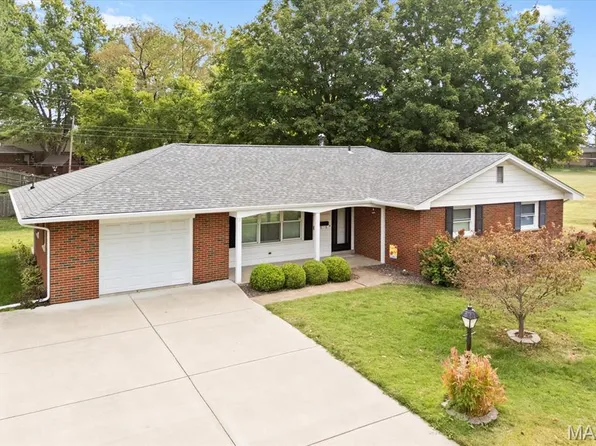 402 S Smiley St, O'Fallon, IL 62269