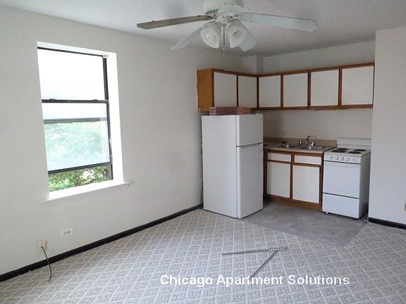 4th image of 3933 N Clarendon Ave APT 301