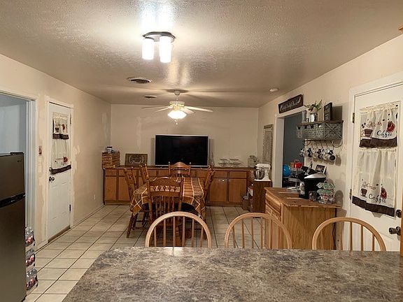 5th image of 2116 Country Club Dr