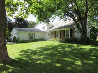 1333 Briarwood Dr, Naperville, IL 60540