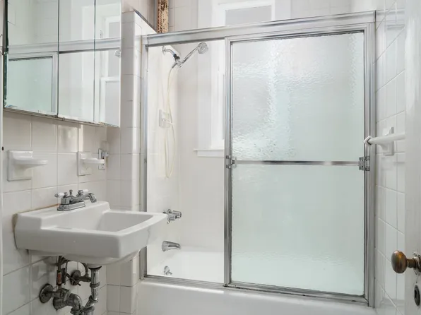 27 Commerce Street image 8 of 10