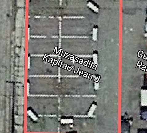 5th image of 450 E Market St