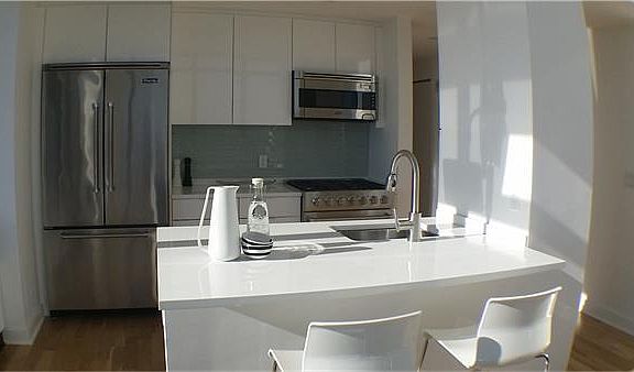 3rd image of 1113 York Ave