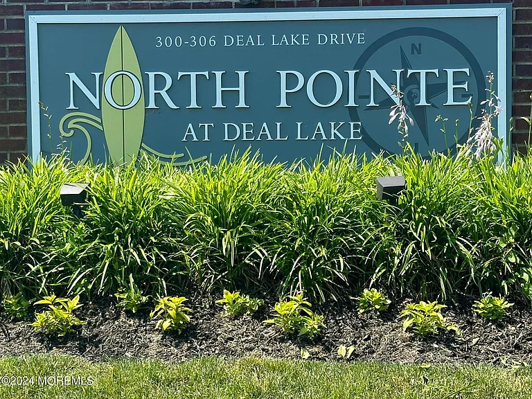 302 Deal Lake Dr #17 — Photo 2