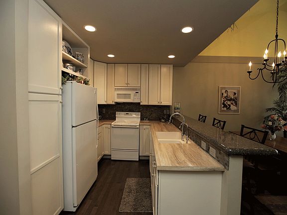 5th image of 24094 187th St Unit 22