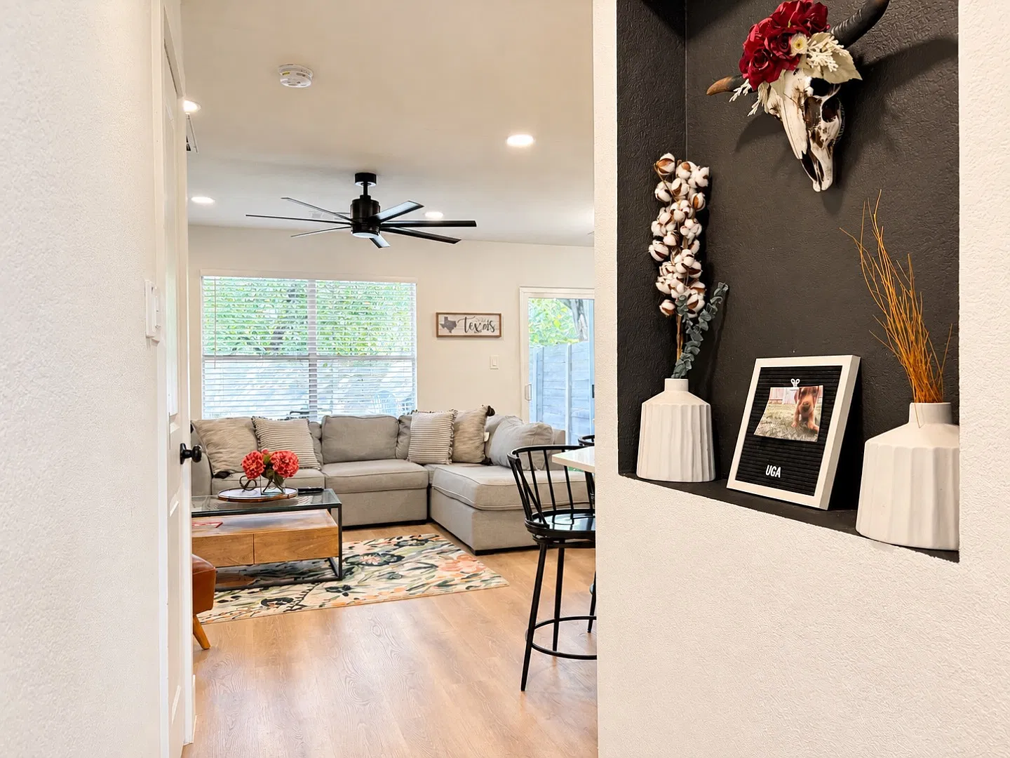 9605 Nightjar Dr - (A) Charming South Austin Home w/Pet Friendly Backyard — Photo 1