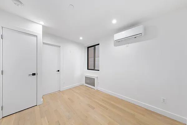 Rented by Friedman Mayer, LREB | media 28