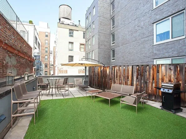 100 West 18th Street image 1 of 11