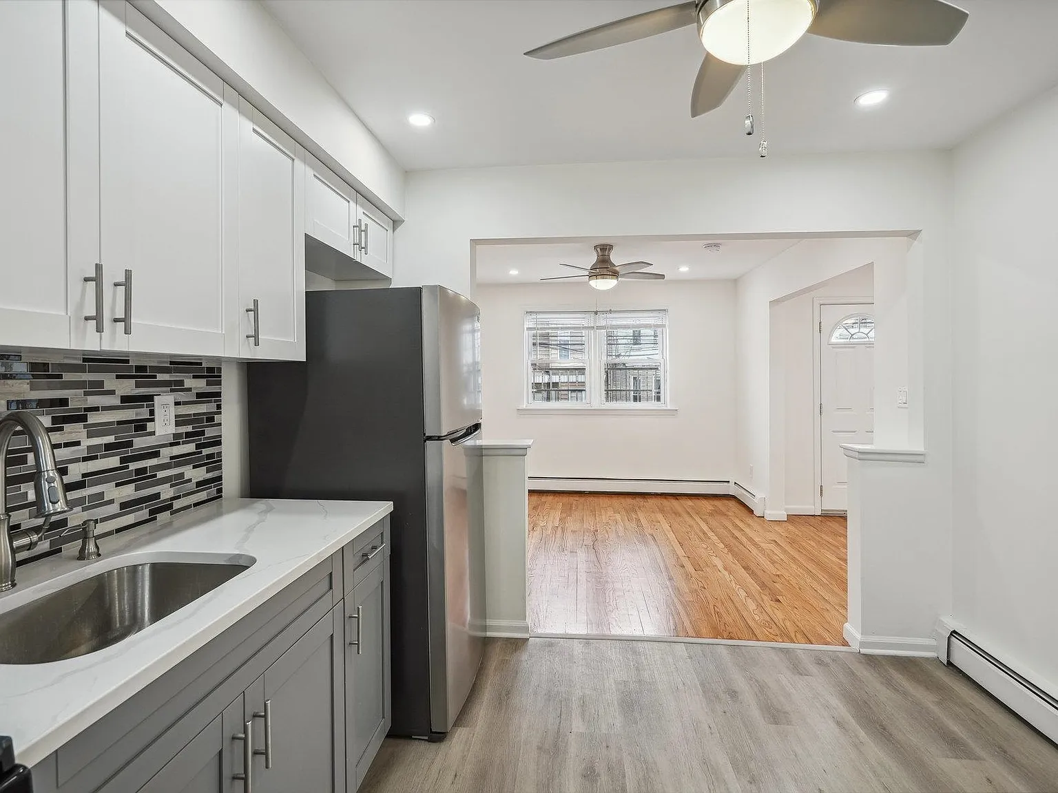 2 bed, 1.0 bath, $2,500 — Photo 4