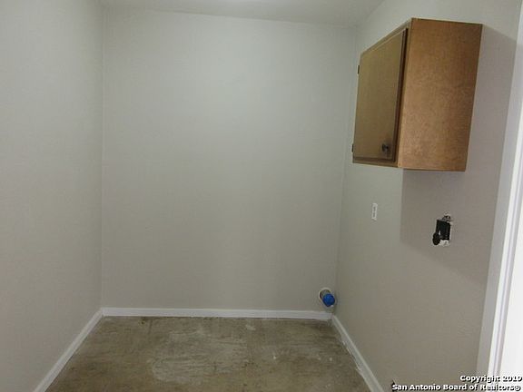 3rd image of 7055 Centergrove Dr