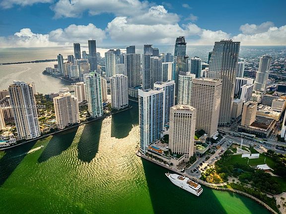 3rd image of 335 Biscayne Blvd #4109