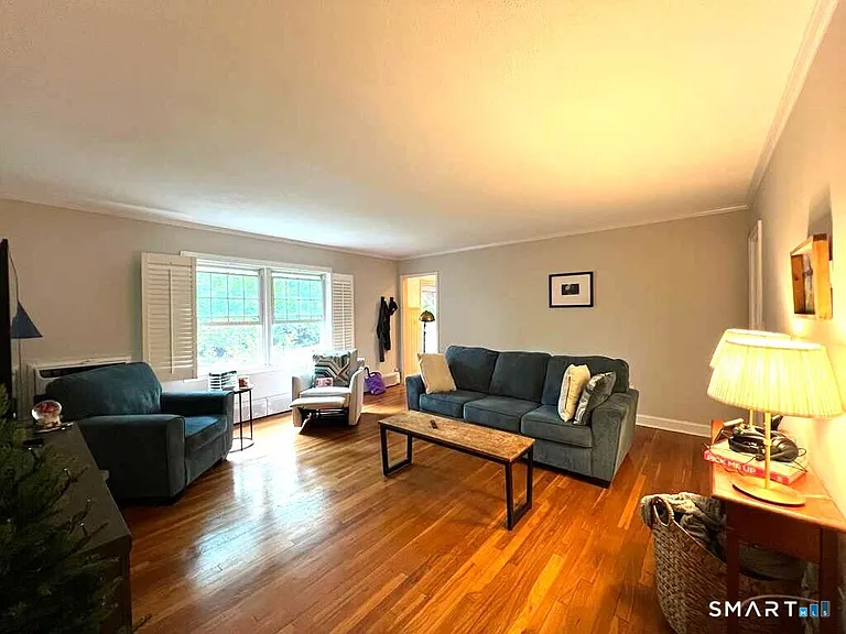 192 Park St #4 — Photo 3