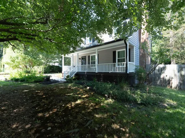 109 Burkwood Ln, Raleigh, NC 27609
