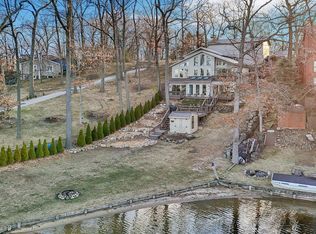 16126 Crest Dr, Linden, MI 48451