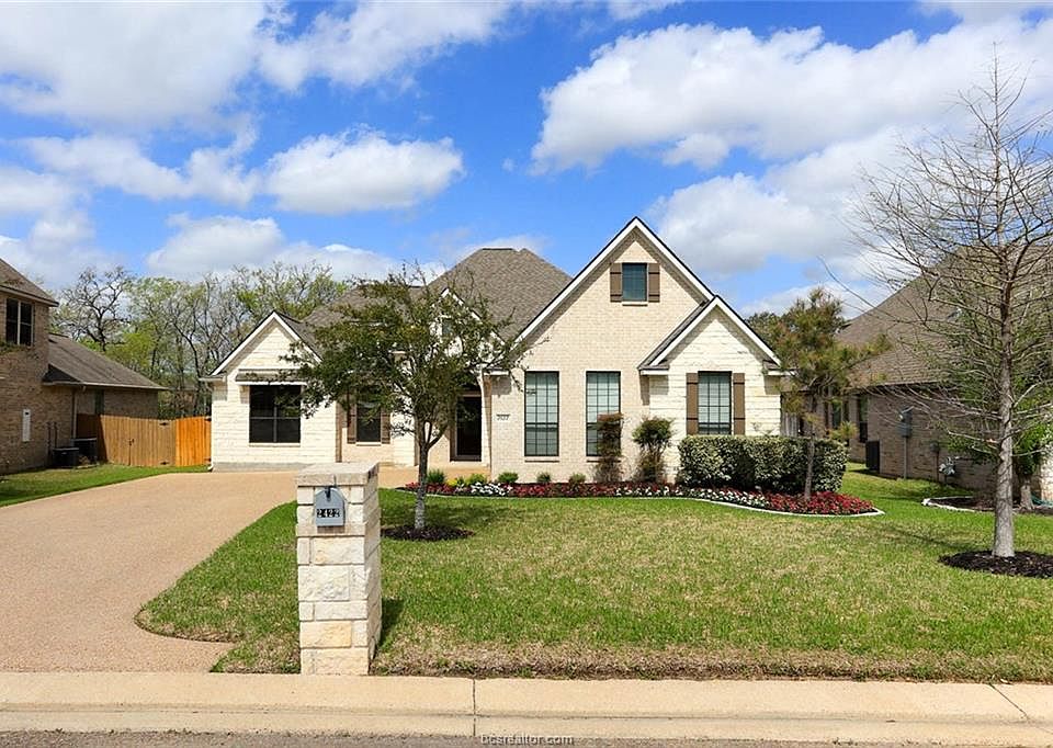 1st image of 2422 Stone Castle Cir