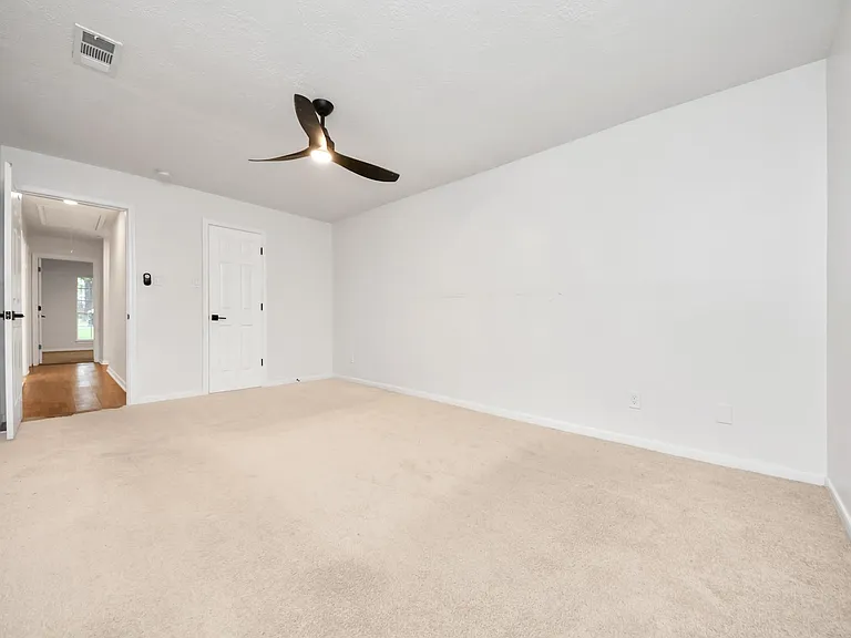 1319 Forsythe Ln — Photo 18