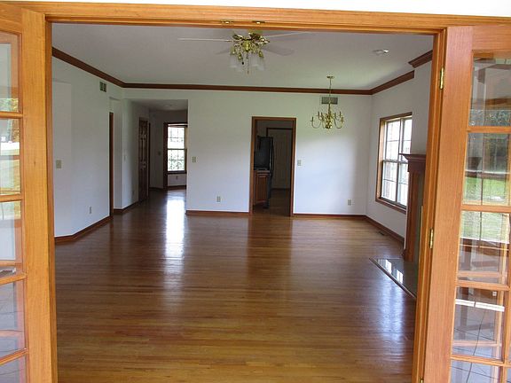 5th image of 532 Olde Oak Ct