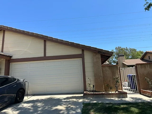 3 bed, 1128 sqft, $3,500 — Photo 2