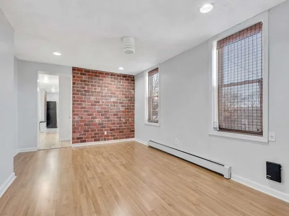 811 Montgomery Street image 2 of 6