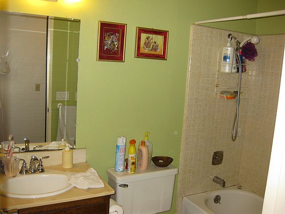 3rd image of 1055 N Capitol Ave APT 31