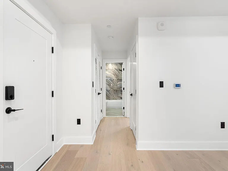 2504 41st St NW #1 — Photo 11