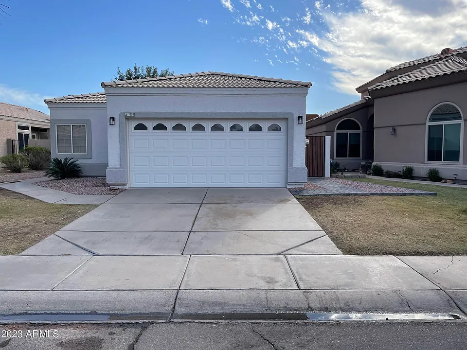 1539 E Beacon Dr