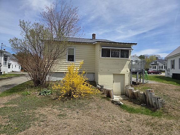 4th image of 90 Bates Street